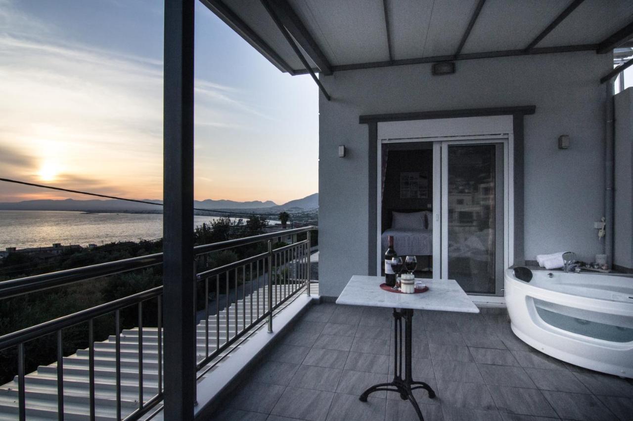 Mountain & Sea Apartment Kalamata Bagian luar foto